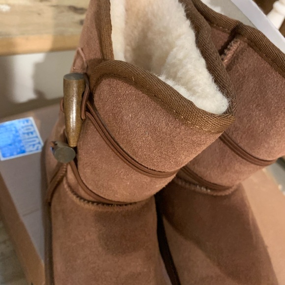 Brown boots - Picture 7 of 10